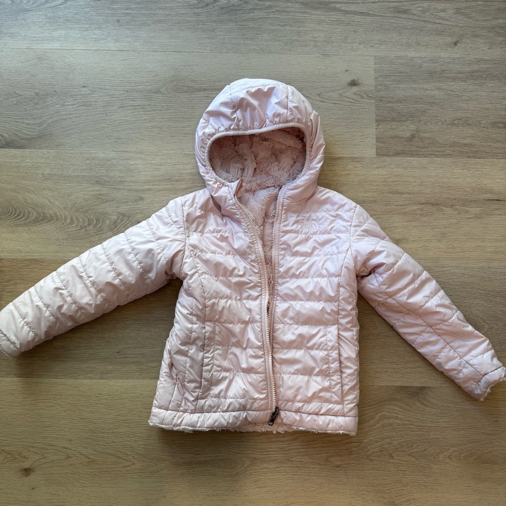 THE NORTH FACE reversible girls Pink Hooded Puffer Jacket size XS 4/5